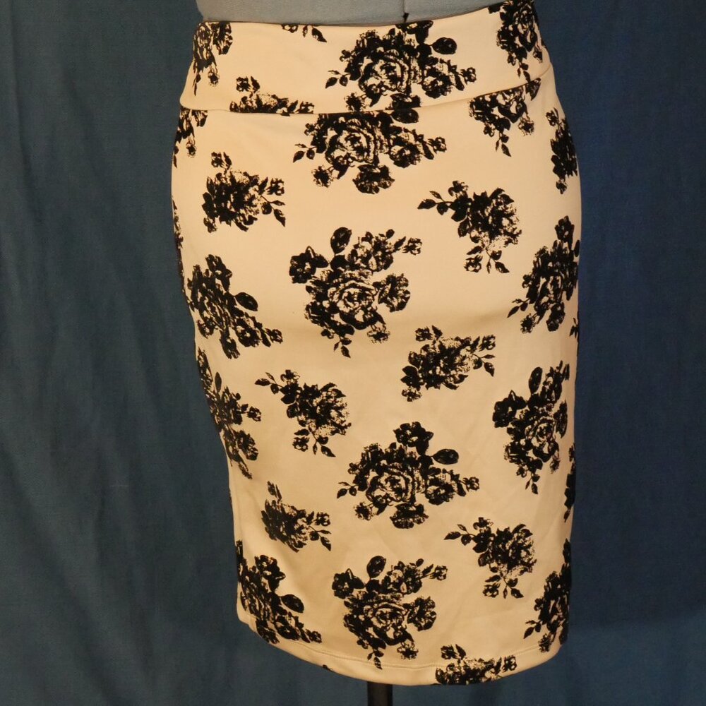 tan and black pencil skirt size XL